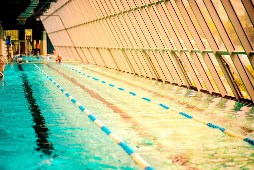 兖州成人混凝土钢结构游泳池项目